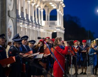 Праздничное поздравление хора Московского Метрополитена прозвучало в микрофоны «Октава»