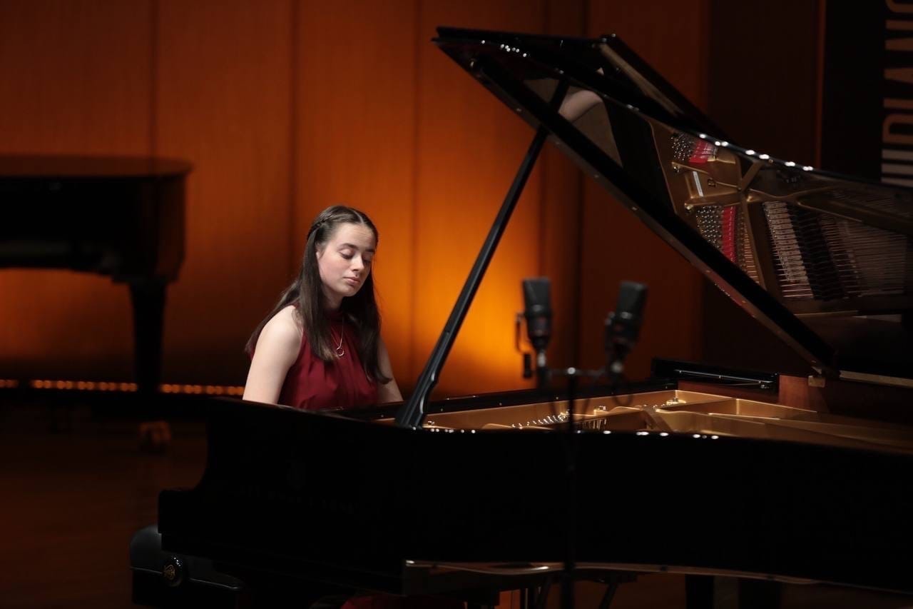 Ноа Капелюшник во время выступления на первом туре Grand Piano Competition. Фото - Владимир Гердо