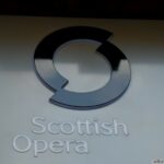 Шотландская опера извинилась за азиатов