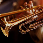 Игра на духовых инструментах опасности заражения коронавирусом не представляет