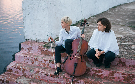 Алина Онуфриенко и Саша Виноградова. Фото - Алиса Рейхтман