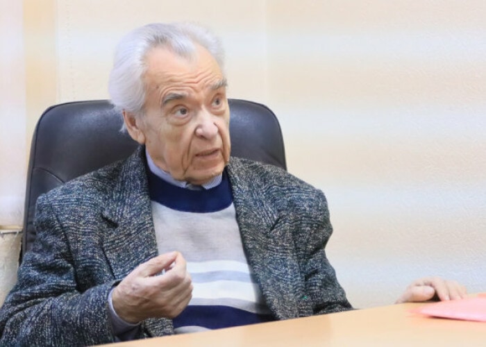 Николай Голышев