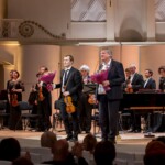 Скрипач Никита Борисоглебский, пианист Борис Березовский и Государственный академический симфонический оркестр России им. Е.Ф.Светланова.15 декабря 2021. Фото – Вера Журавлёва