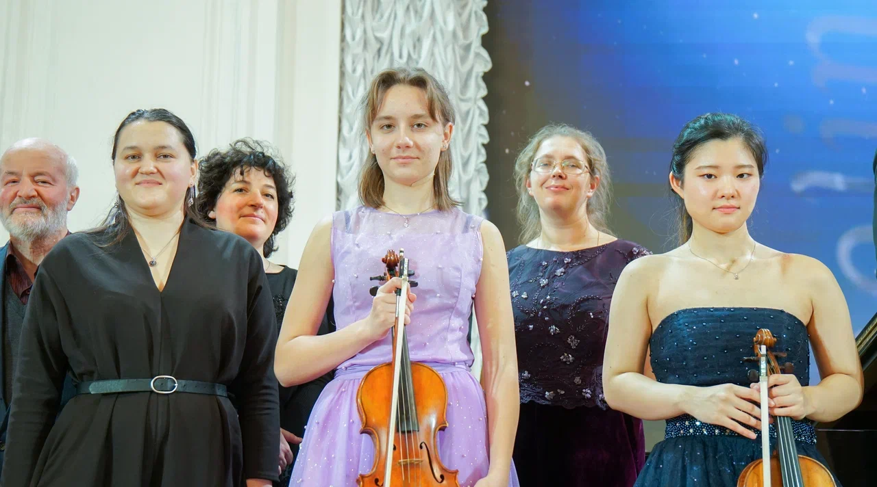 Петербуржцы взяли три премии на конкурсе скрипачей VIOLINO