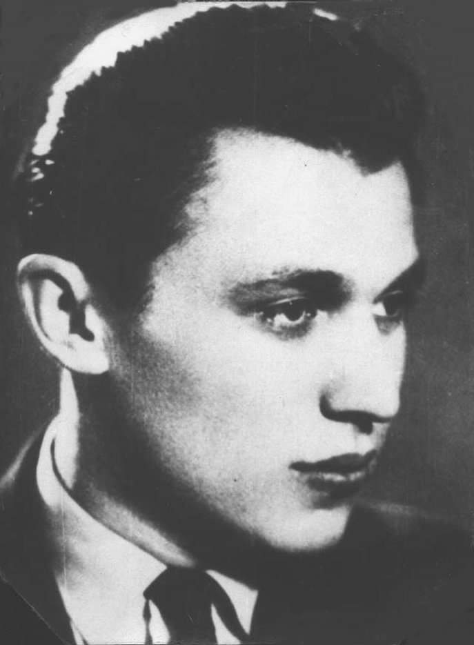 Леонид Крылов