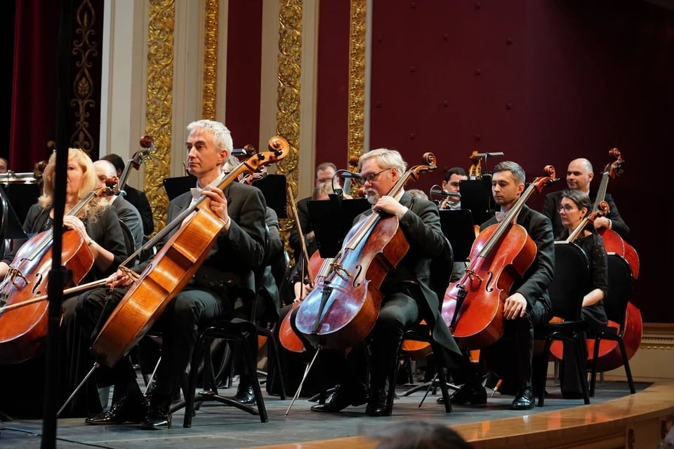 Группа виолончелей оркестра Большого театра в Самаре