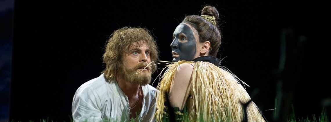 Кирилл Золочевский (Робинзон Крузо), Екатерина Лукаш (Пятница). Фото - Сергей Родионов