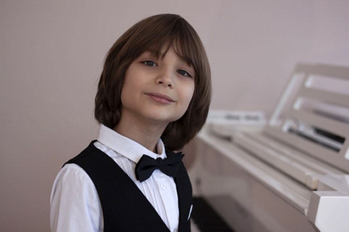 Роман Шер