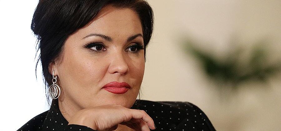 Анна Нетребко