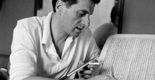 Янис Ксенакис