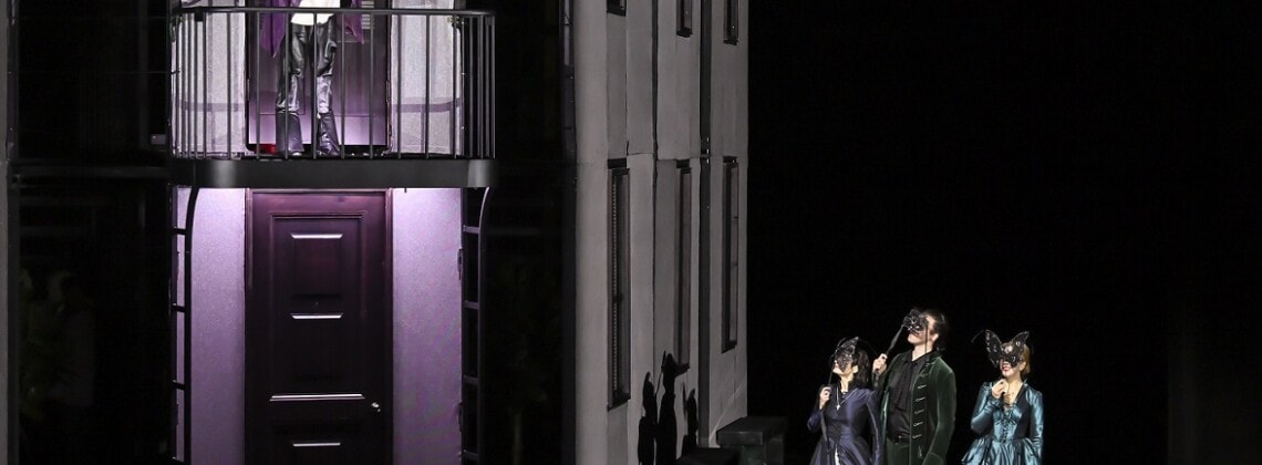 Сцена из оперы В. А. Моцарта "Дон Жуан" (Красноярский театр оперы и балета). Фото - Александр Паниотов)