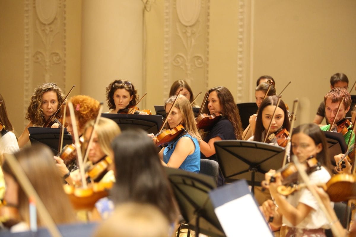 В Свердловской филармонии начала работу VIII Международная молодёжная оркестровая академия