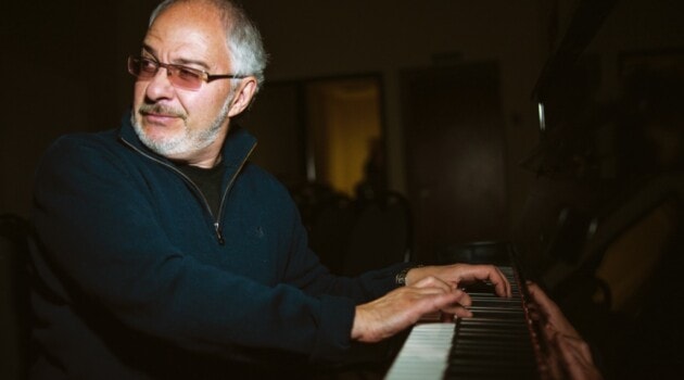 «Классика встречается с джазом», или Основы джазового пианизма в «Гнесинской десятилетке» Александр Розенблат