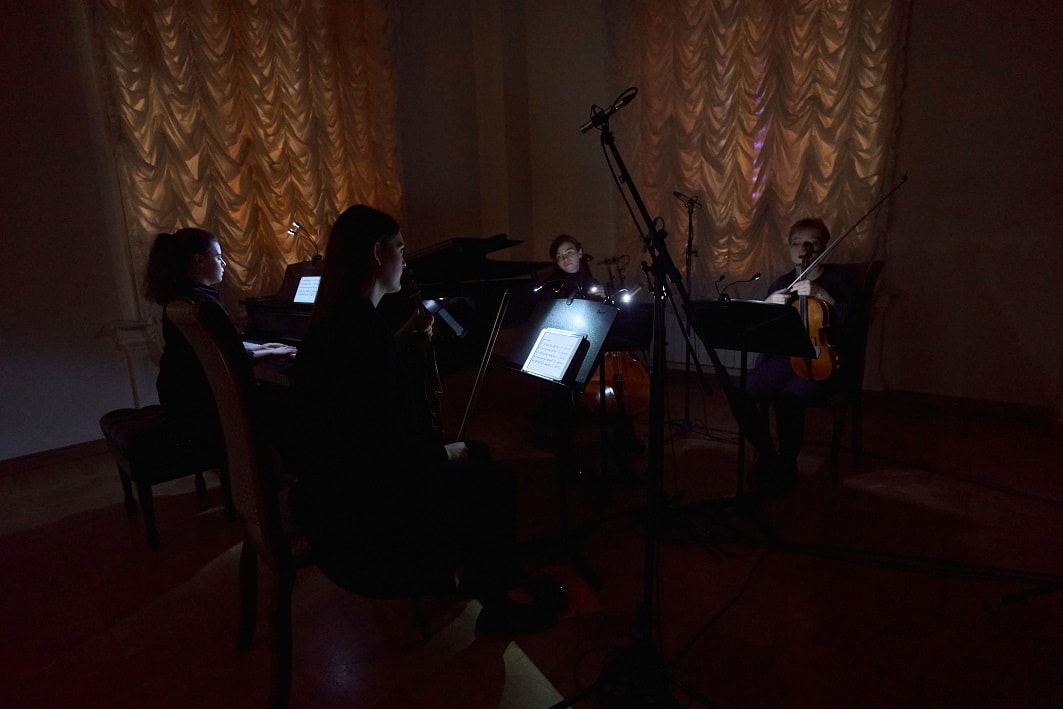 Piano, Violin, Viola, Cello Мортона Фелдмана в исполнении У. Мануйловой (фортепиано), Н. Пьянковой (скрипка), В. Косовой (альт) и А. Весниной (виолончель)