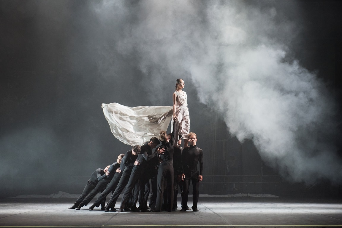 Сцена из балета «Форма ноль» в постановке Павла Глухова. Фото - Ирина Григорьева