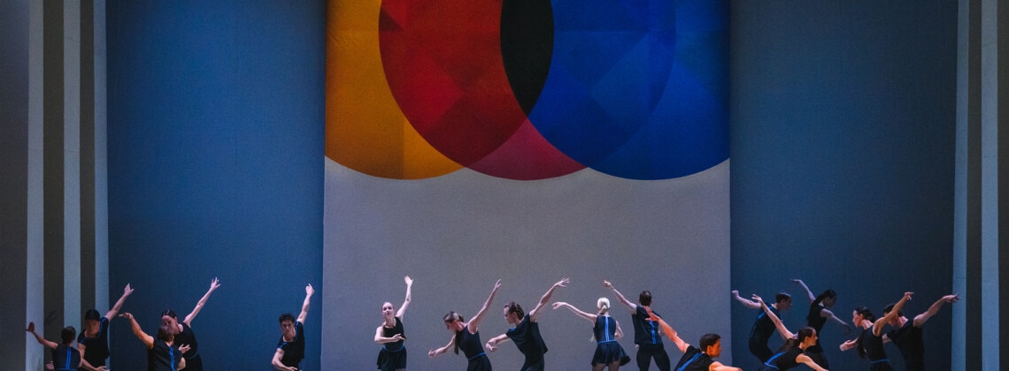 Пермский балет показал премьеру в тёмных тонах и стремительных темпах. Фото - Андрей Чунтомов