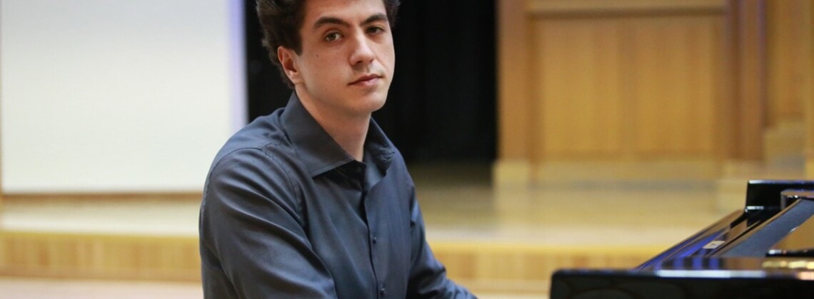 Константин Емельянов