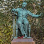 В Москве отреставрируют памятник Чайковскому