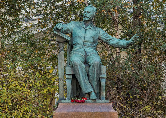 В Москве отреставрируют памятник Чайковскому