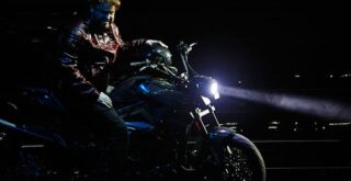 Андрею Потатурину пришлось осваивать дуэт с… мотоциклом. Фото - Дамир Юсупов