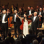 Владимир Спиваков и другие участники праздничного концерта в Доме музыки. Фото - Сергей Бирюков