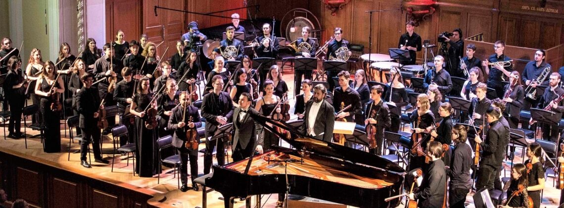 Симфонический оркестр студентов Московской консерватории под управлением Дмитрия Юровского и Александр Ключко. Фото - Владимир Орехов