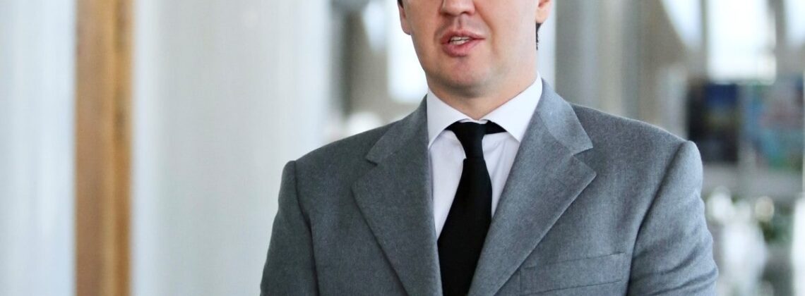 Денис Власенко