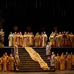 Сцена из оперы Верди "Набукко", Мариинский театр. Фото - Михаил Вильчук