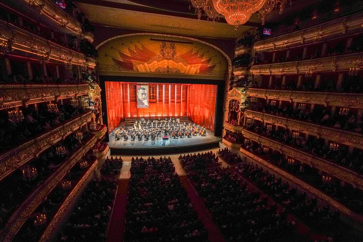 Филипп Селиванов и оркестр Большого театра. Фото - Павел Рычков