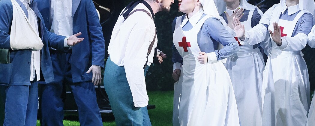 Бенедикт – Константин Артемьев, Беатриче – Екатерина Воронцова. Фото - Дамир Юсупов