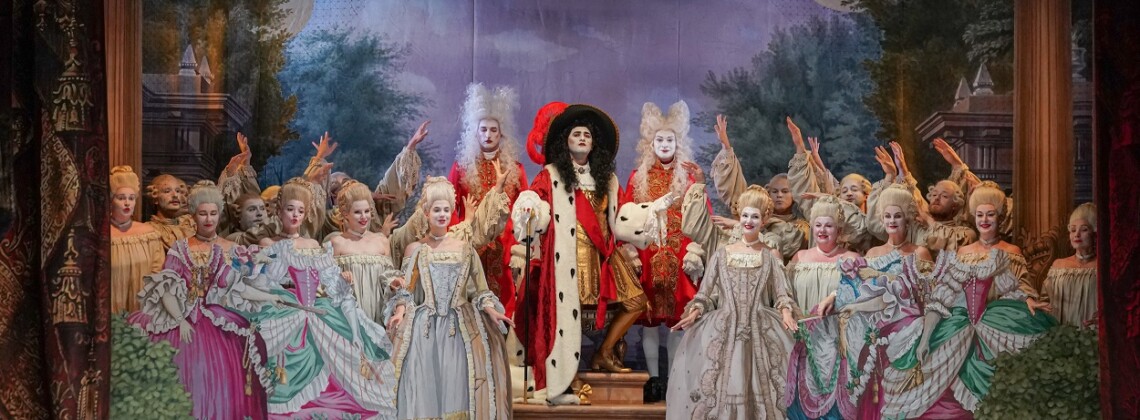 Король — Дзамболат Дулаев. Слева направо: Второй церемониймейстер — Василий Гафнер. Первый церемониймейстер — Алексей Морозов. Фото - Павел Рычков