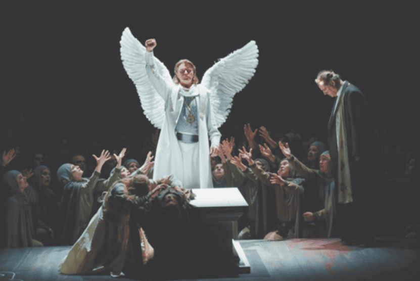 Образ лебедя как символ чистоты был близокобоим композиторам. «Лоэнгрин» в Немецкой опере. Фото с сайта театра