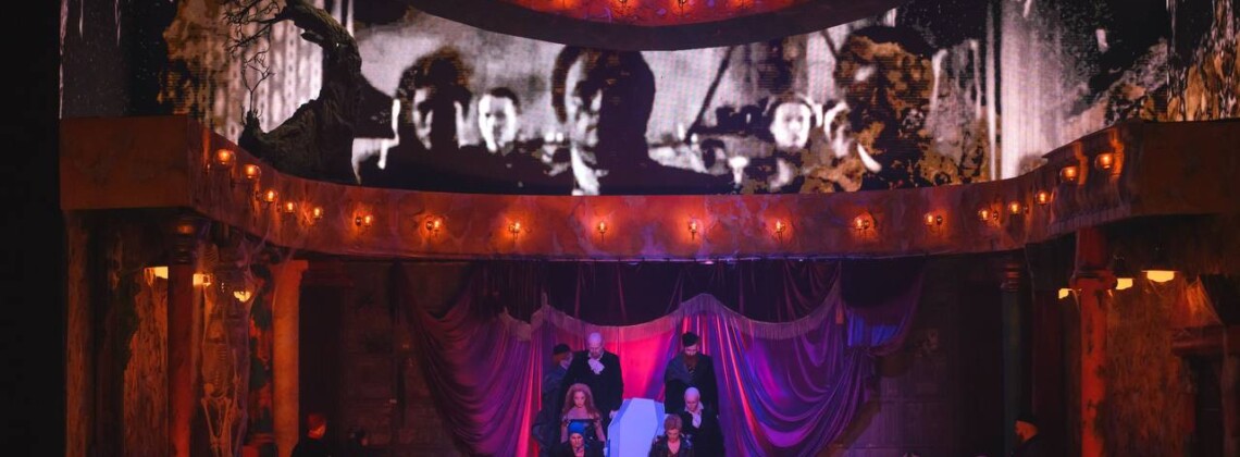 Сцена из оратории Генделя "Триумф времени и разочарования" (Нижегородский театр оперы и балета, постановка Елизаветы Мороз). Фото - Андрей Чунтомов