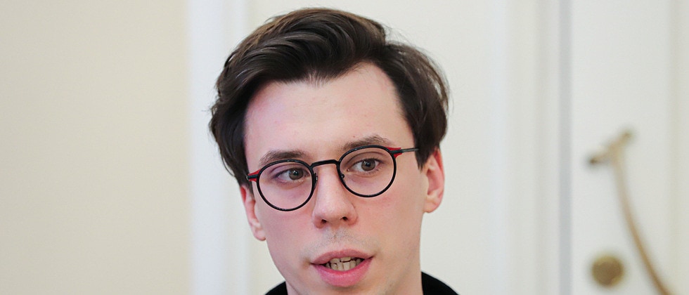 Максим Петров