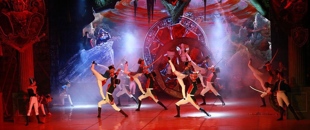 Сцена из балета «Война и мир» на музыку Вячеслава Овчинникова в постановке Андрея Петрова