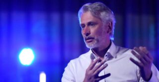 Андрей Уваров. Фото -- Дмитрий Коротаев/Известия