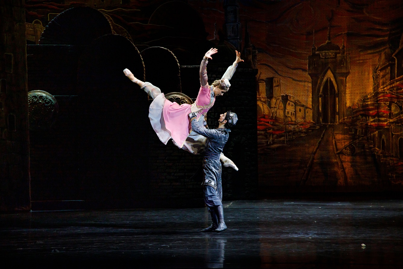 Сцена из балета Резеды Ахияровой "Золотая орда"