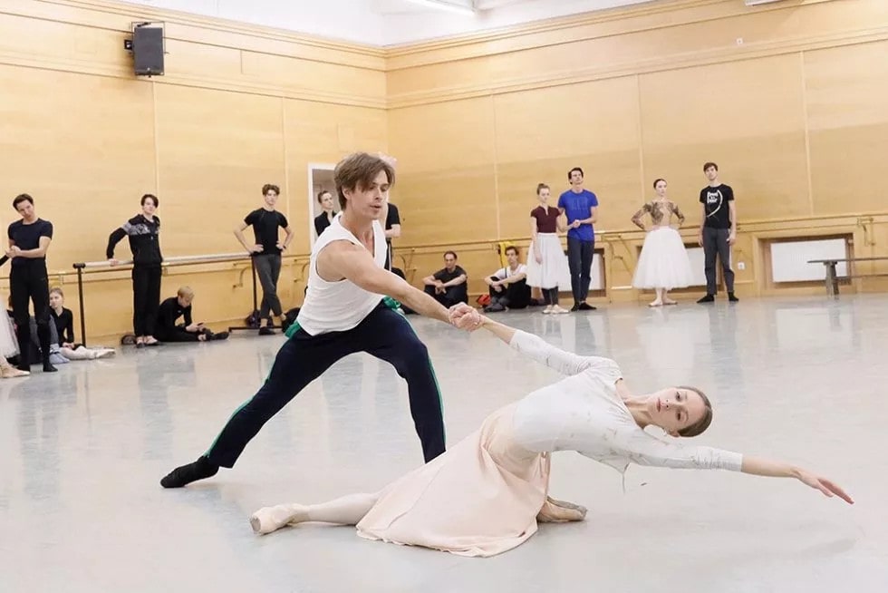 Артем Овчаренко и Маргарита Шрайнер на репетиции балета "Пиковая дама". Фото - Дамир Юсупов