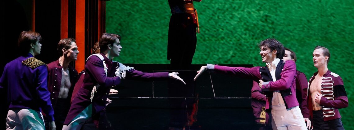 Сцена из балета "Пиковая дама" (Большой театр). Фото - Дамир Юсупов