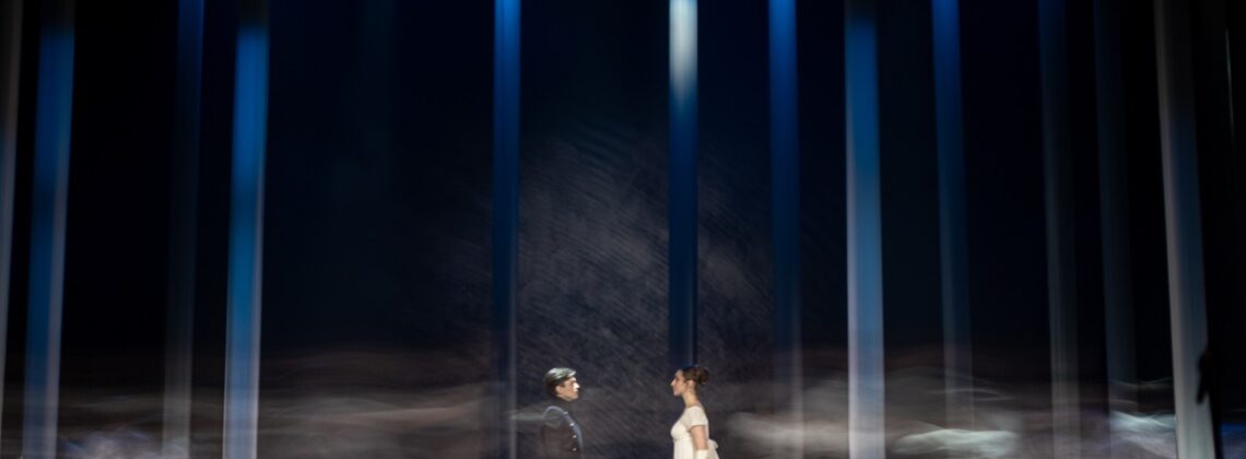Сцена из постановки «Война и мир. Наташа и Андрей» (Новая опера). Фото - Екатерина Христова