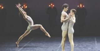 Самодуров, как и всегда, без патетики, размышляет о том, что волнует сегодня. Фото - Сергей Тягин