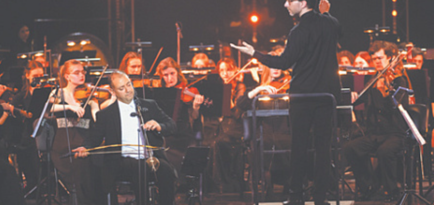 Концерт для ребаба написал российский композитор Кузьма Бодров, а исполнил музыкант из Египта. Фото пресс-службы фестиваля