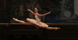 Екатерина Крысанова в балете " Корсар". Фото -- Дамир Юсупов