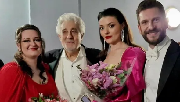 Российская сопрано Ольга Маслова выступила с Пласидо Доминго в Париже