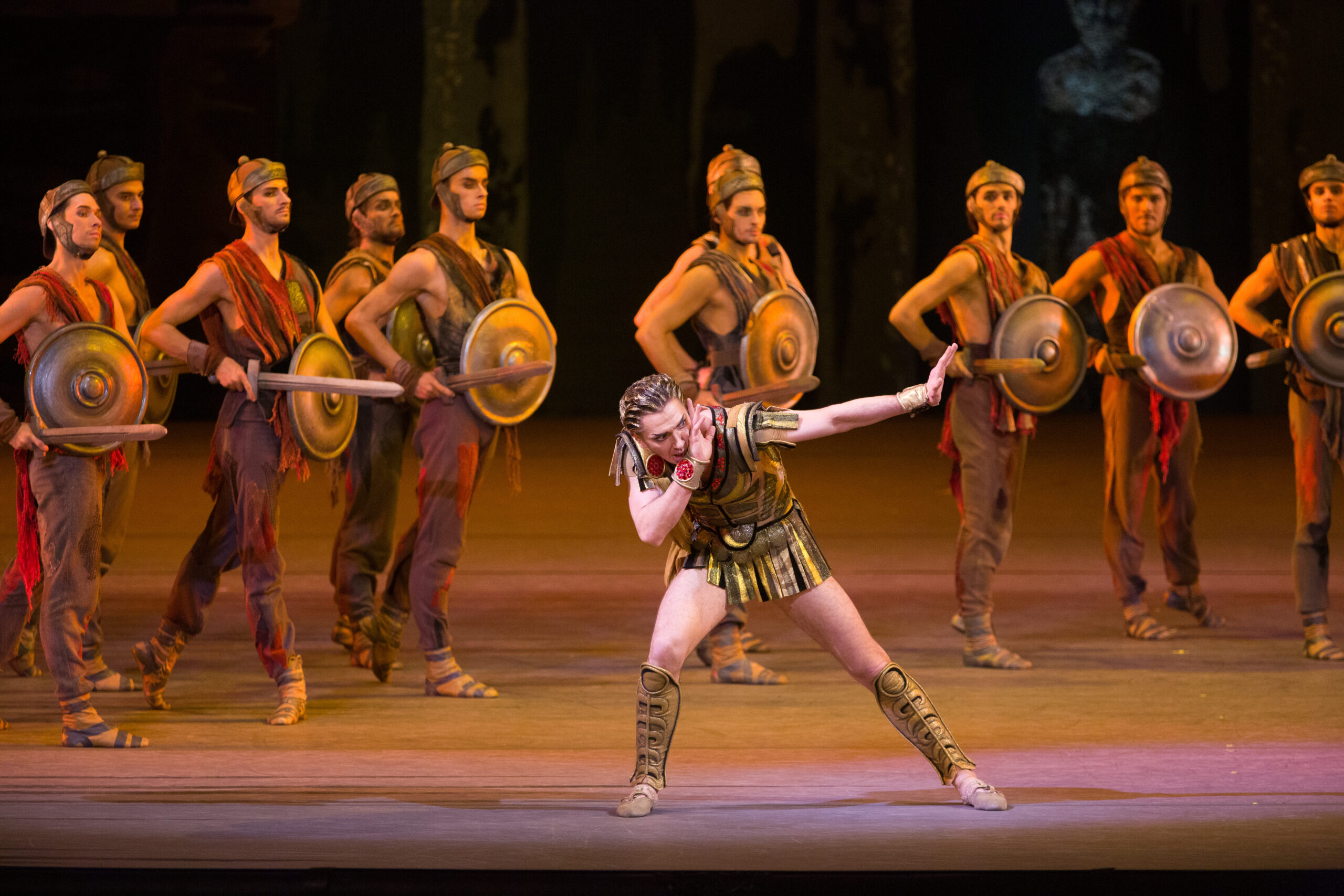 Впервые за двадцать лет в Мариинском театре пройдут гастроли балетной труппы Большого театра России