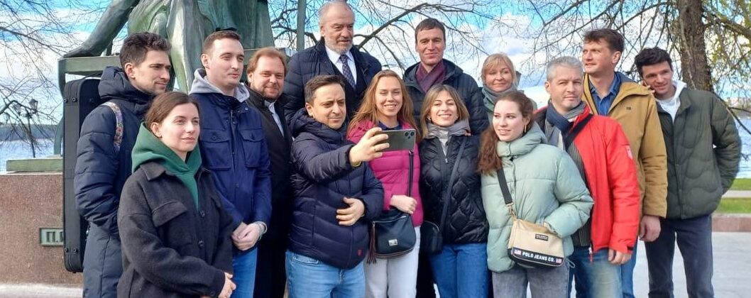 Валерий Гергиев и артисты оркестра Большого театра в Воткинске