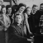 Встреча с рабочим коллективом в Доме культуры. Фото: из семейного архива Антона Фрадкина