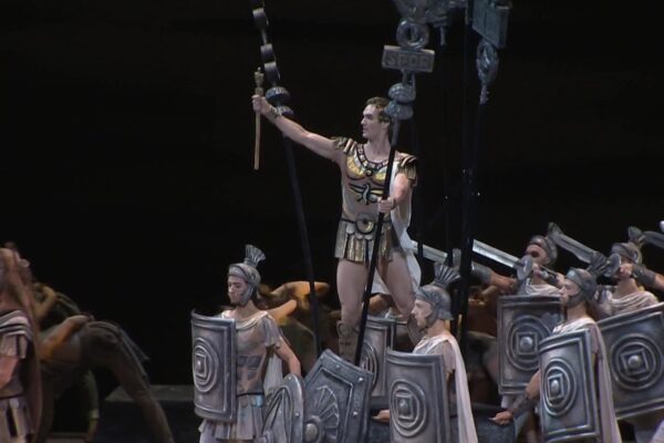 Балет "Спартак" в постановке Юрия Григоровича показали на сцене Мариинского театра