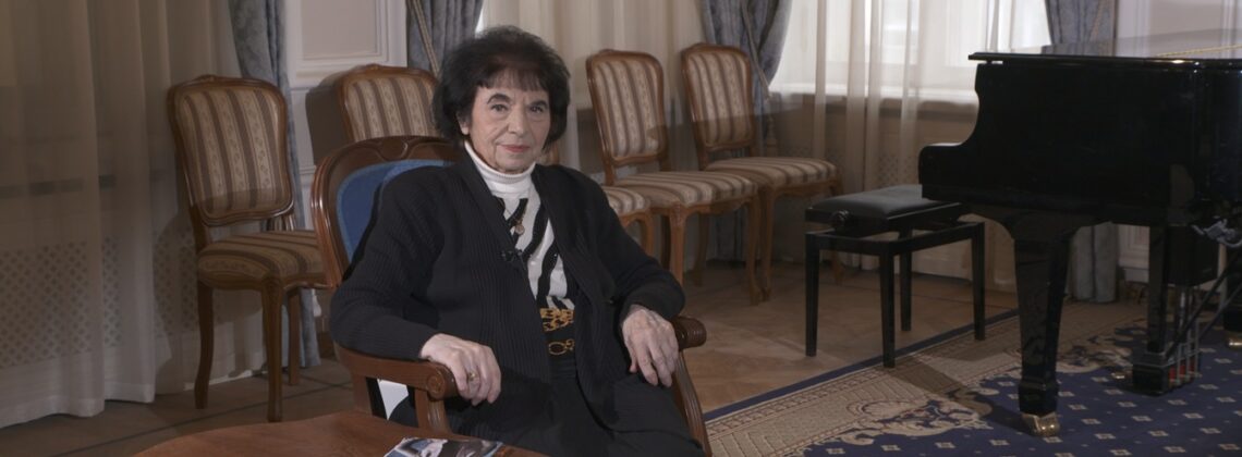 Валентина Николаевна Холопова