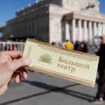 Большой театр и раньше продавал билеты на наиболее ажиотажные спектакли только по паспорту. Фото -- Станислав Красильников/ТАСС